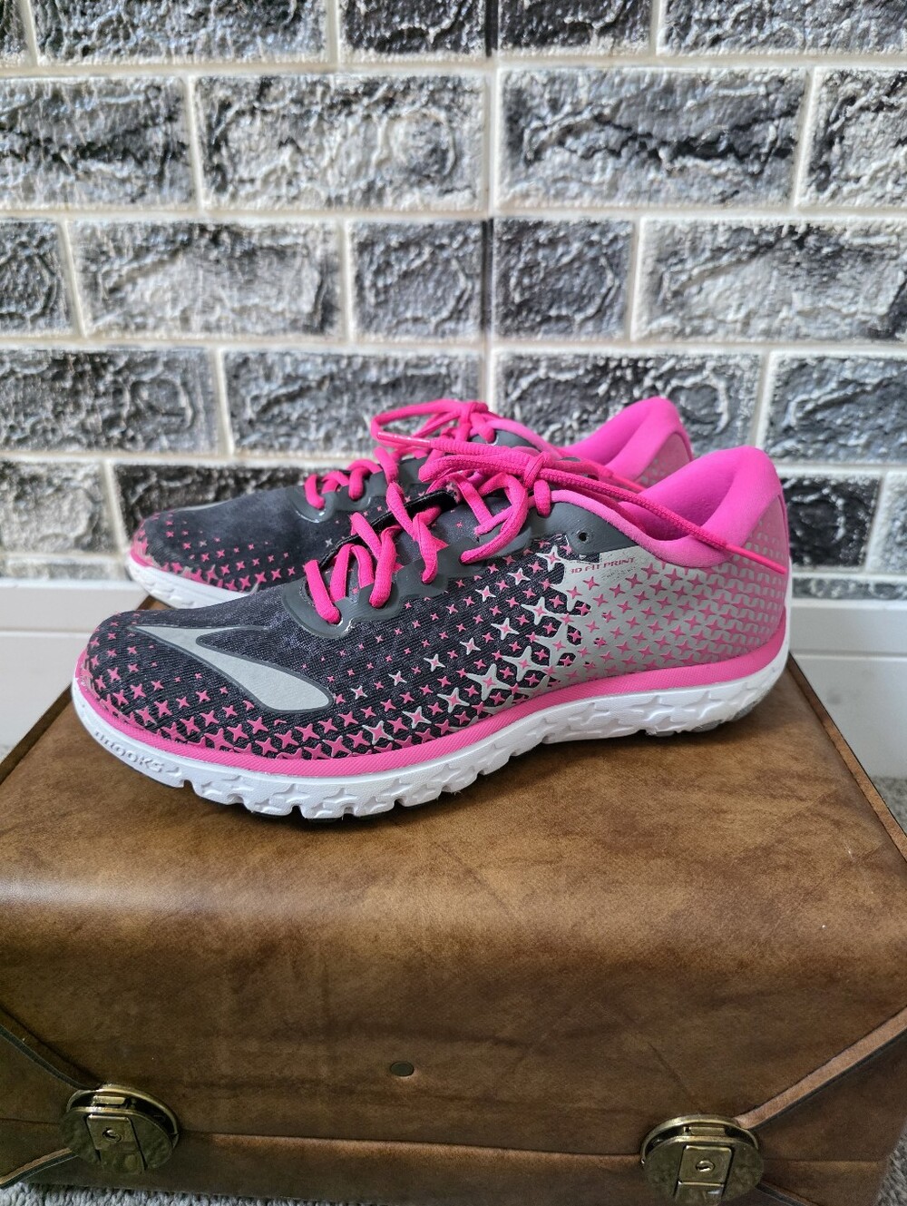 Brooks Pure Flow5 Women's Pink/ Gray Athletic Sneakers Size 10